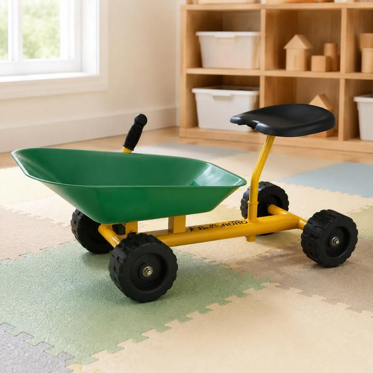 Qianly Véhicule de Chantier Enfant Chariot de Sable Brouette Voiture à Pousser Jouet Extérieur Plateau Type Brouette avec Siège Moulé Cadre Tube Roues, Rouge